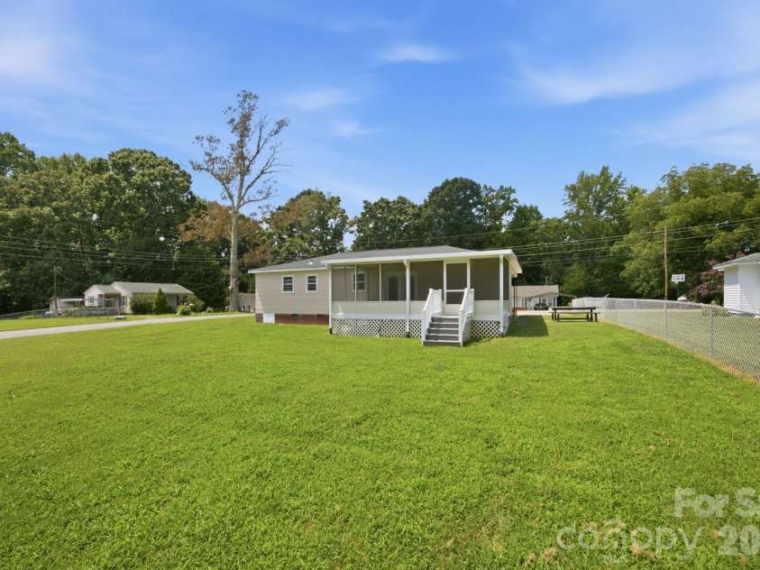 100 Abernathy Street, Mount Holly, NC 28120.  MLS# CAR4416891, YatesRealty ID 46029. 