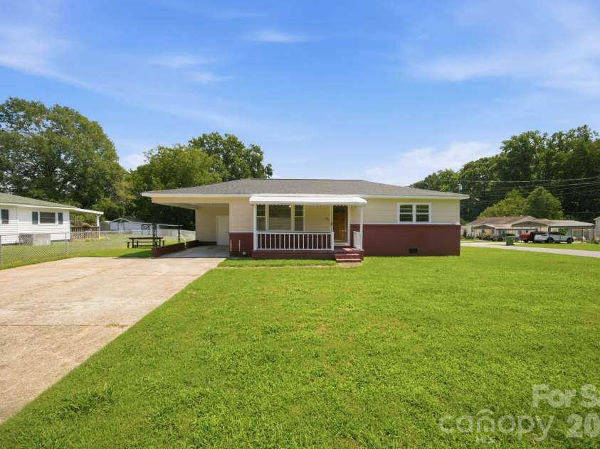 100 Abernathy Street, Mount Holly, NC 28120.  MLS# CAR4416891, YatesRealty ID 46029. 