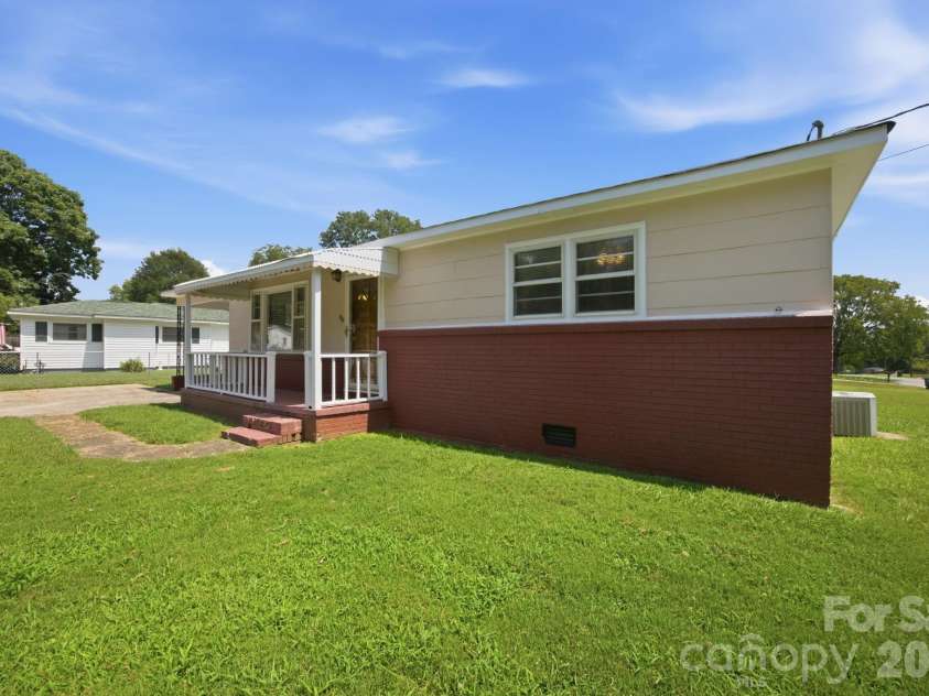 100 Abernathy Street, Mount Holly, NC 28120.  MLS# CAR4416891, YatesRealty ID 46029. 