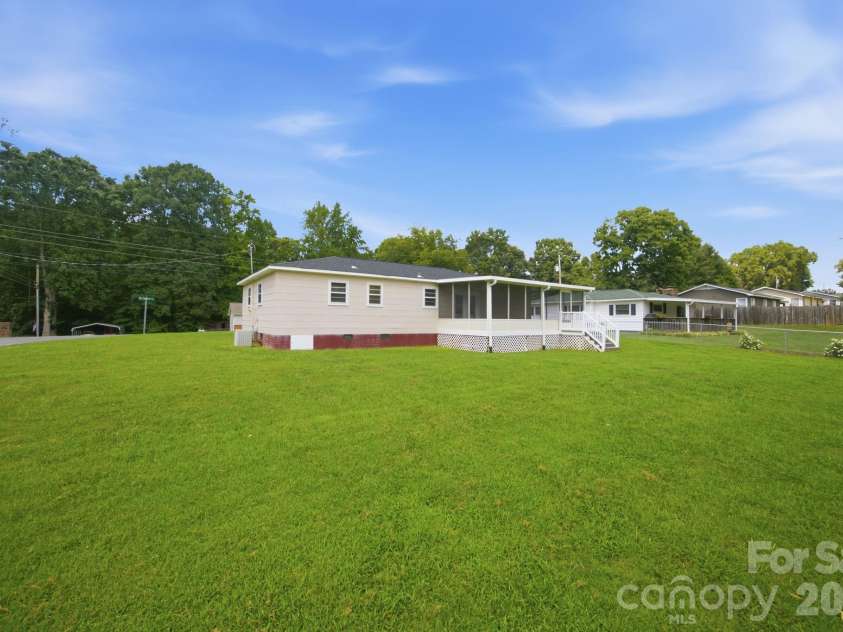 100 Abernathy Street, Mount Holly, NC 28120.  MLS# CAR4416891, YatesRealty ID 46029. 