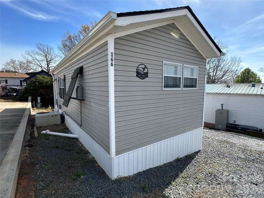 166 Eagle Drive, New London, NC 28127.  MLS# CAR4357990, YatesRealty ID 4603. 