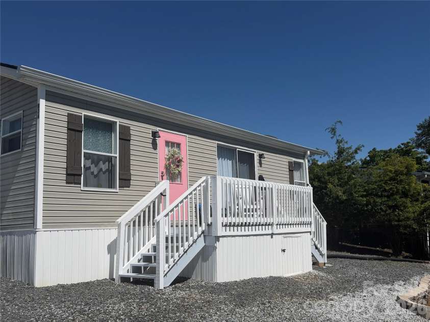 166 Eagle Drive, New London, NC 28127.  MLS# CAR4357990, YatesRealty ID 4603. 