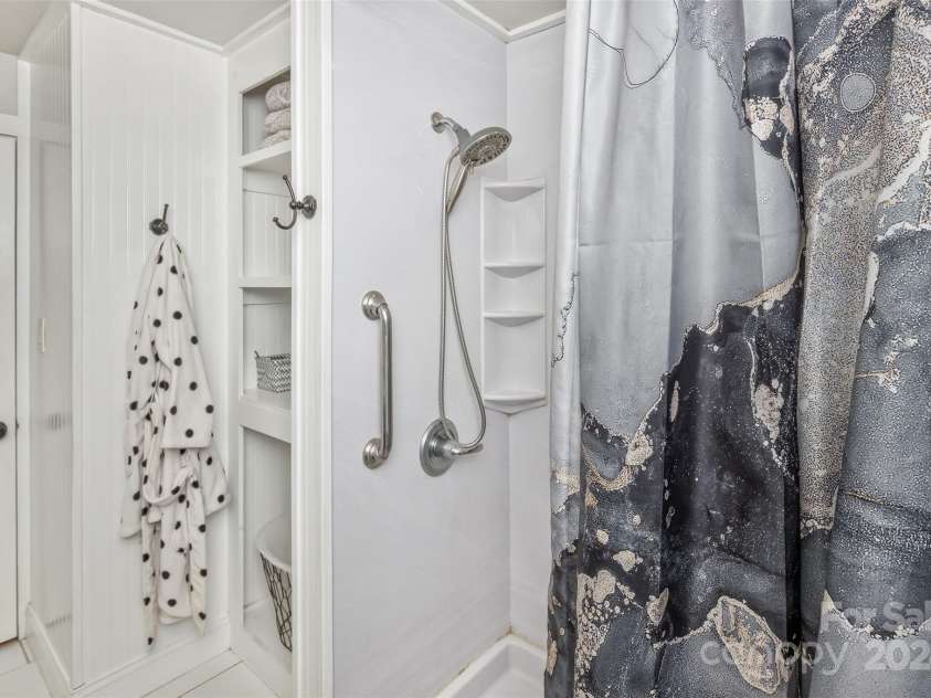 3882 New Leicester Highway, Leicester, NC 28748.  MLS# CAR4168284, YatesRealty ID 4603. Another view of the hall bathroom