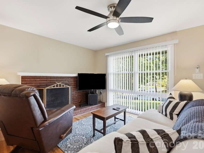 3437 Dublin Road, Charlotte, NC 28208.  MLS# CAR4416554, YatesRealty ID 46031. 