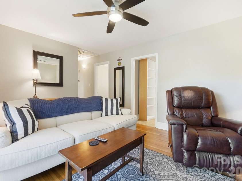 3437 Dublin Road, Charlotte, NC 28208.  MLS# CAR4416554, YatesRealty ID 46031. 