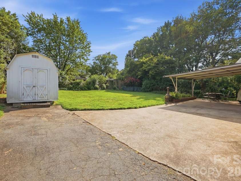 3437 Dublin Road, Charlotte, NC 28208.  MLS# CAR4416554, YatesRealty ID 46031. 