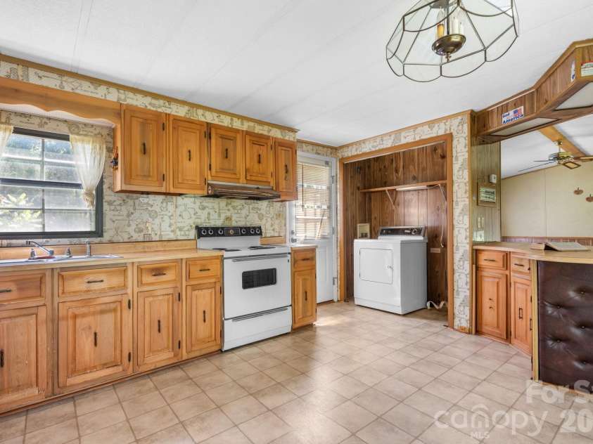 2660 Barrier Loop, Morganton, NC 28655.  MLS# CAR4416845, YatesRealty ID 46033. 
