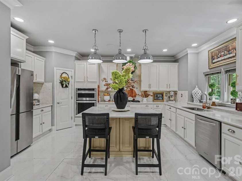 14832 Brighton Place, Charlotte, NC 28227.  MLS# CAR4416893, YatesRealty ID 46036. 