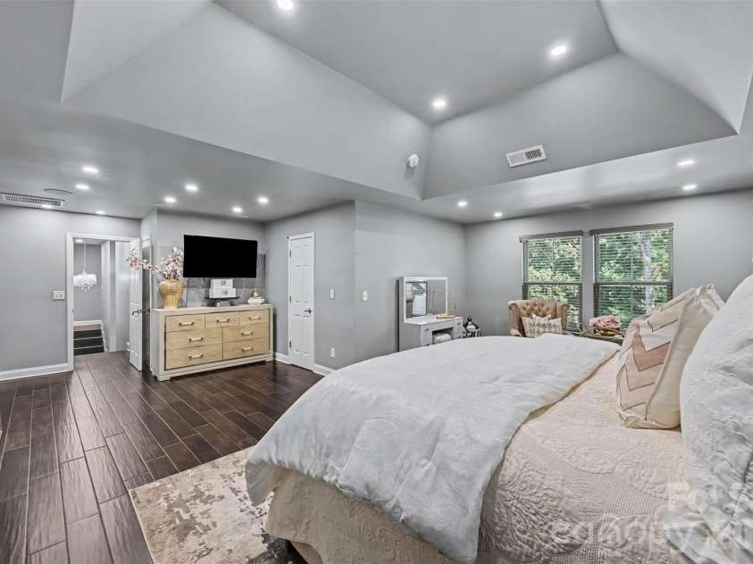14832 Brighton Place, Charlotte, NC 28227.  MLS# CAR4416893, YatesRealty ID 46036. 