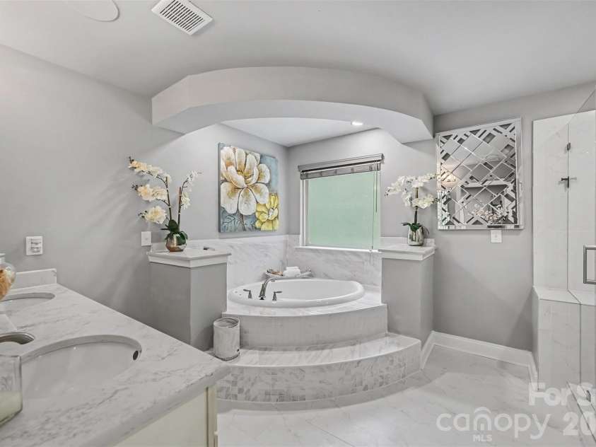 14832 Brighton Place, Charlotte, NC 28227.  MLS# CAR4416893, YatesRealty ID 46036. 