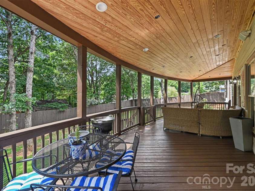 14832 Brighton Place, Charlotte, NC 28227.  MLS# CAR4416893, YatesRealty ID 46036. 