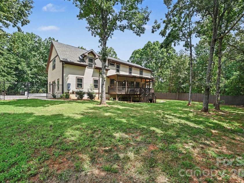 14832 Brighton Place, Charlotte, NC 28227.  MLS# CAR4416893, YatesRealty ID 46036. 