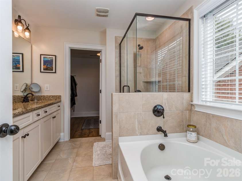 2844 Georgia Avenue, Charlotte, NC 28205.  MLS# CAR4413225, YatesRealty ID 46039. Primary bath