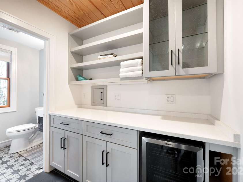 122 and 124 Shelburne Road, Asheville, NC 28806.  MLS# CAR4232938, YatesRealty ID 4604. Butler's Pantry Kitchen Adjacent