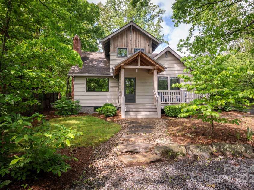 122 and 124 Shelburne Road, Asheville, NC 28806.  MLS# CAR4232938, YatesRealty ID 4604. Convenient to So Much Western North Carolina Has to Offer