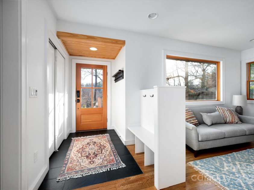 122 and 124 Shelburne Road, Asheville, NC 28806.  MLS# CAR4232938, YatesRealty ID 4604. Half Wall Creates Unique Style