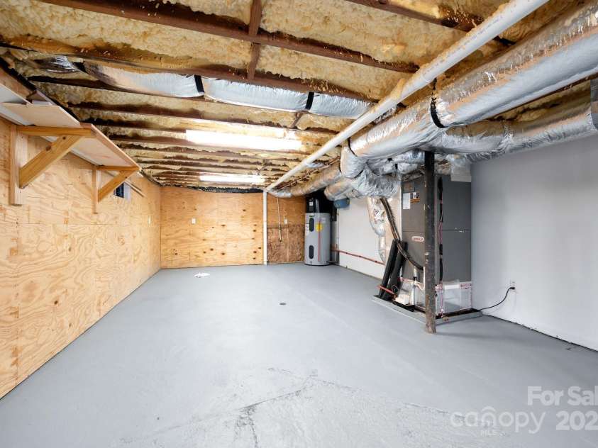 122 and 124 Shelburne Road, Asheville, NC 28806.  MLS# CAR4232938, YatesRealty ID 4604. Space for Workshop or Studio