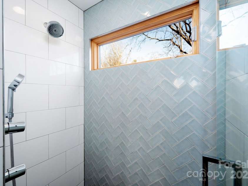 122 and 124 Shelburne Road, Asheville, NC 28806.  MLS# CAR4232938, YatesRealty ID 4604. Tiled, Walk-In Shower
