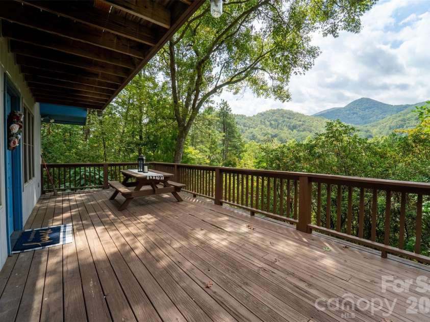 365 Duckback Trail, Whittier, NC 28789.  MLS# CAR4358257, YatesRealty ID 4604. 