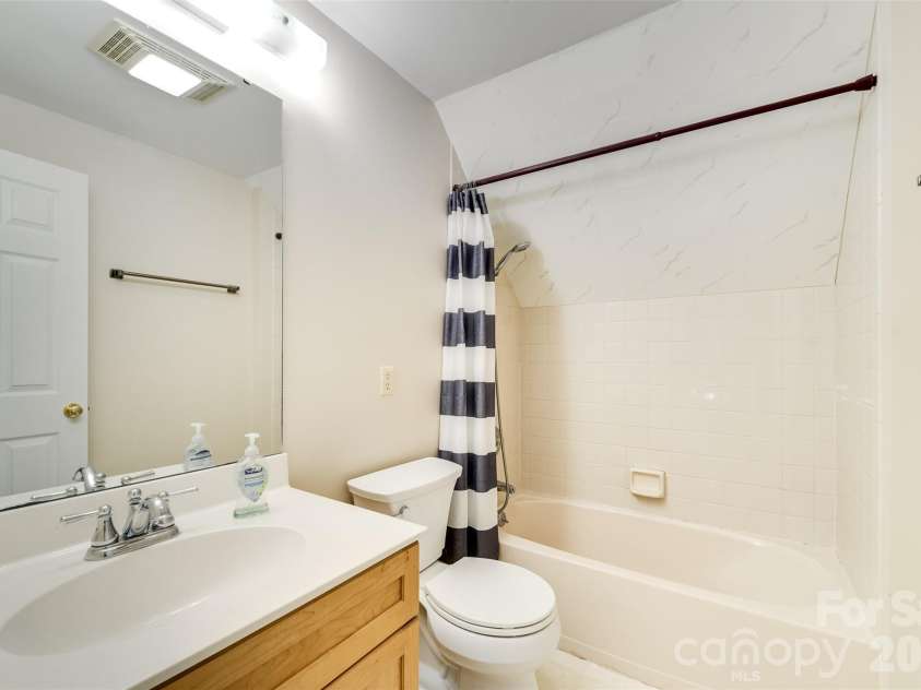 365 Duckback Trail, Whittier, NC 28789.  MLS# CAR4358257, YatesRealty ID 4604. 
