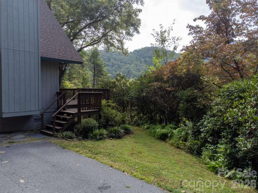365 Duckback Trail, Whittier, NC 28789.  MLS# CAR4358257, YatesRealty ID 4604. 