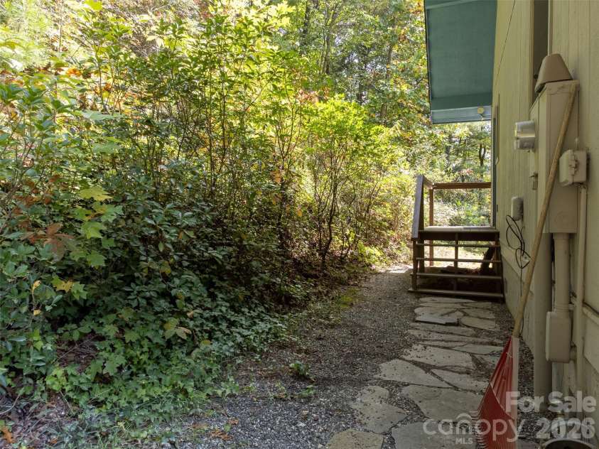 365 Duckback Trail, Whittier, NC 28789.  MLS# CAR4358257, YatesRealty ID 4604. 