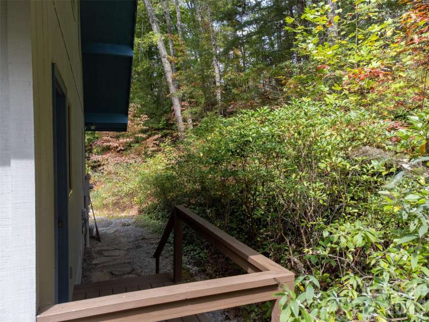 365 Duckback Trail, Whittier, NC 28789.  MLS# CAR4358257, YatesRealty ID 4604. 