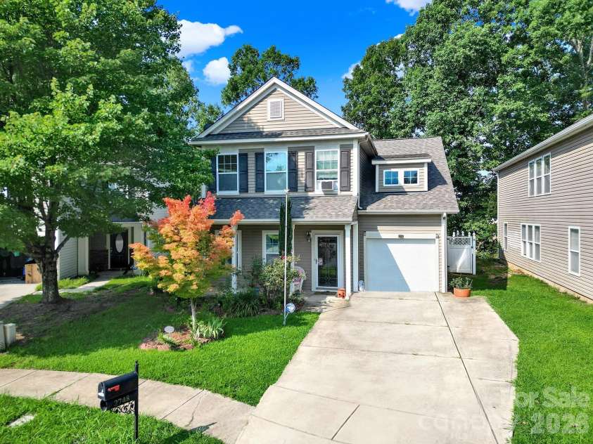 2748 Bramble Ridge Court, Charlotte, NC 28215.  MLS# CAR4410173, YatesRealty ID 46042. 