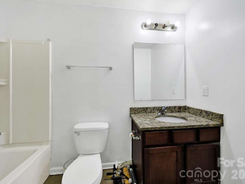 2748 Bramble Ridge Court, Charlotte, NC 28215.  MLS# CAR4410173, YatesRealty ID 46042. 