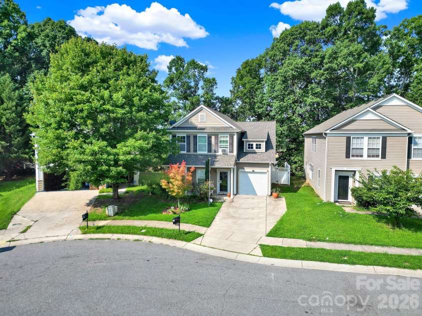 2748 Bramble Ridge Court, Charlotte, NC 28215.  MLS# CAR4410173, YatesRealty ID 46042. 