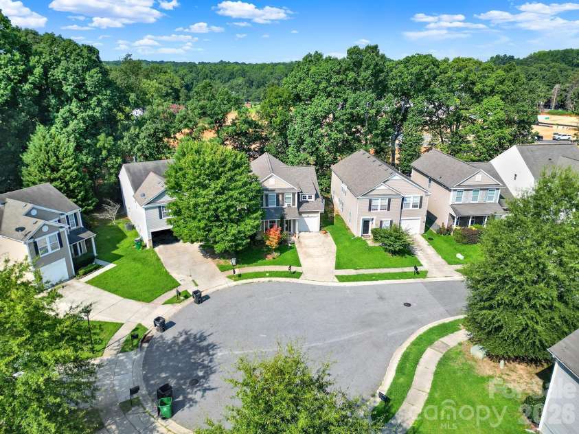 2748 Bramble Ridge Court, Charlotte, NC 28215.  MLS# CAR4410173, YatesRealty ID 46042. 