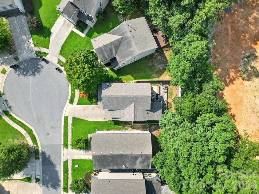 2748 Bramble Ridge Court, Charlotte, NC 28215.  MLS# CAR4410173, YatesRealty ID 46042. 