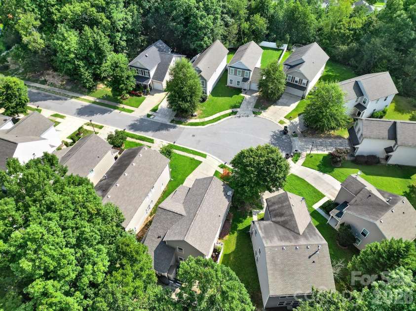2748 Bramble Ridge Court, Charlotte, NC 28215.  MLS# CAR4410173, YatesRealty ID 46042. 