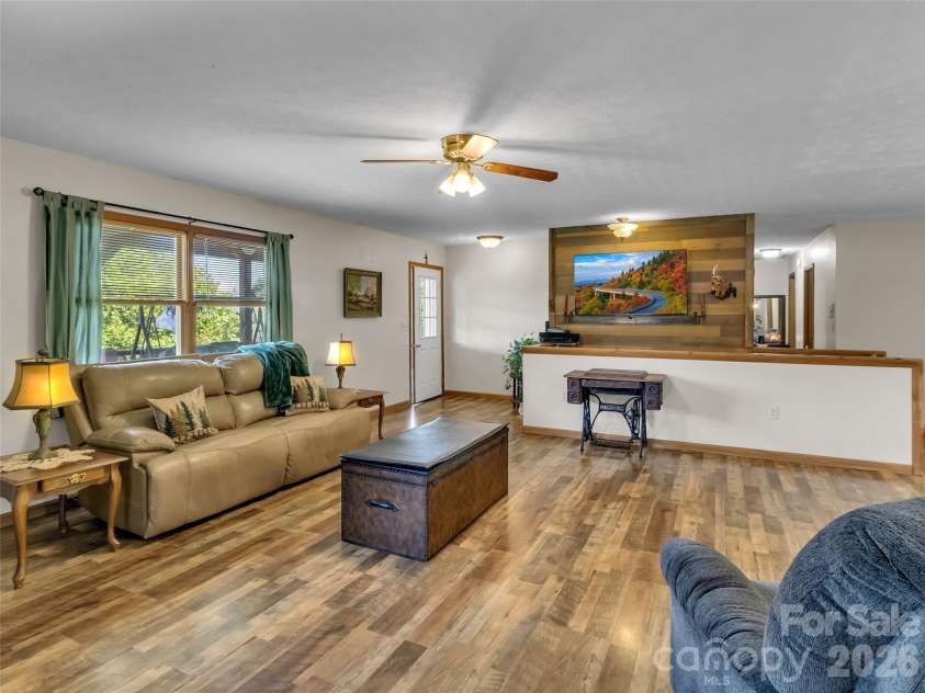 555 Acres View Drive, Waynesville, NC 28786.  MLS# CAR4417073, YatesRealty ID 46045. 