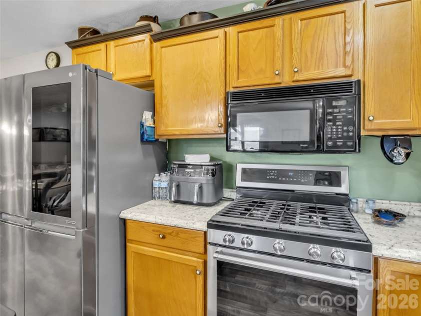 555 Acres View Drive, Waynesville, NC 28786.  MLS# CAR4417073, YatesRealty ID 46045. 