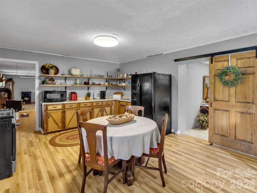 555 Acres View Drive, Waynesville, NC 28786.  MLS# CAR4417073, YatesRealty ID 46045. 