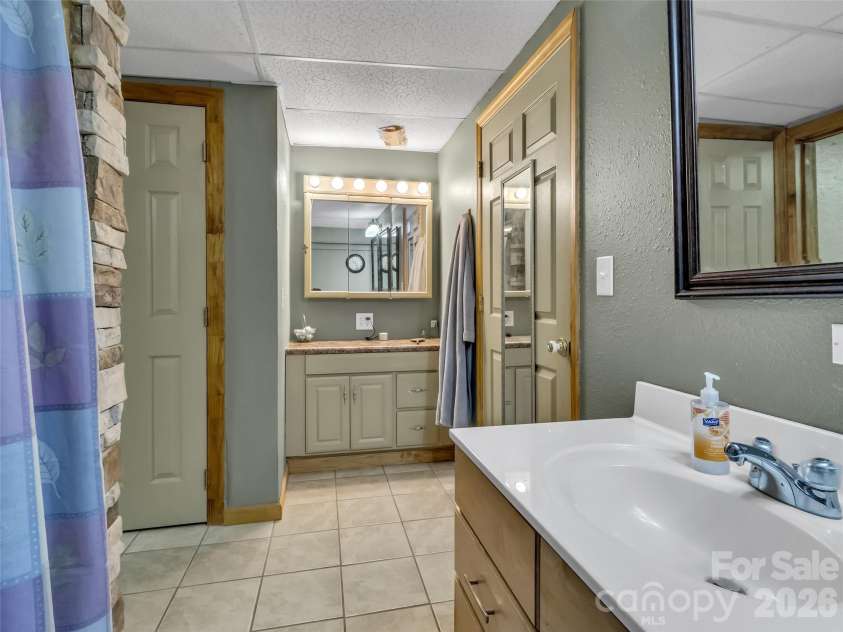 555 Acres View Drive, Waynesville, NC 28786.  MLS# CAR4417073, YatesRealty ID 46045. 
