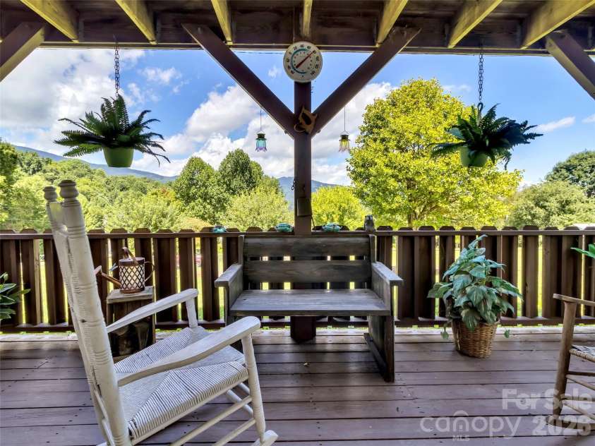 555 Acres View Drive, Waynesville, NC 28786.  MLS# CAR4417073, YatesRealty ID 46045. 