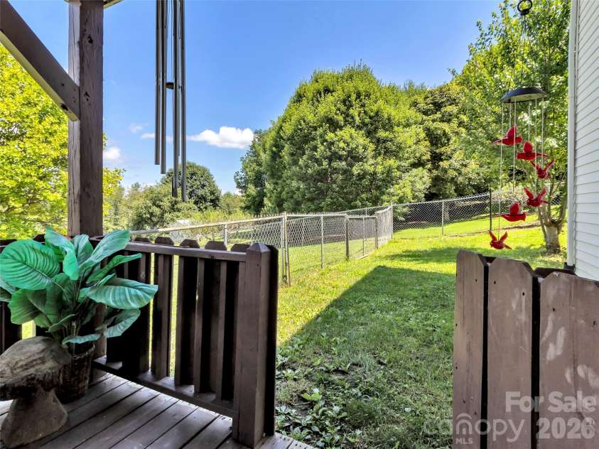 555 Acres View Drive, Waynesville, NC 28786.  MLS# CAR4417073, YatesRealty ID 46045. 