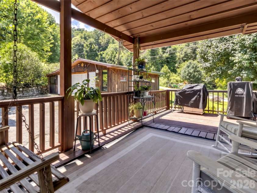 555 Acres View Drive, Waynesville, NC 28786.  MLS# CAR4417073, YatesRealty ID 46045. 