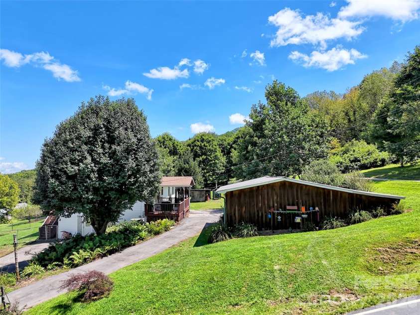 555 Acres View Drive, Waynesville, NC 28786.  MLS# CAR4417073, YatesRealty ID 46045. 