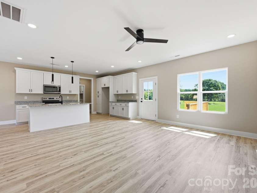 1513 Robin Road, Newton, NC 28658.  MLS# CAR4417080, YatesRealty ID 46046. 
