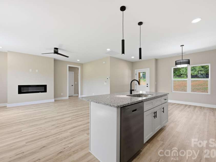 1513 Robin Road, Newton, NC 28658.  MLS# CAR4417080, YatesRealty ID 46046. 