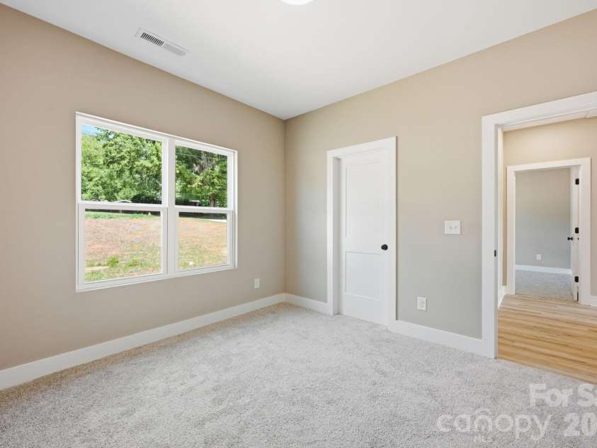 1513 Robin Road, Newton, NC 28658.  MLS# CAR4417080, YatesRealty ID 46046. 