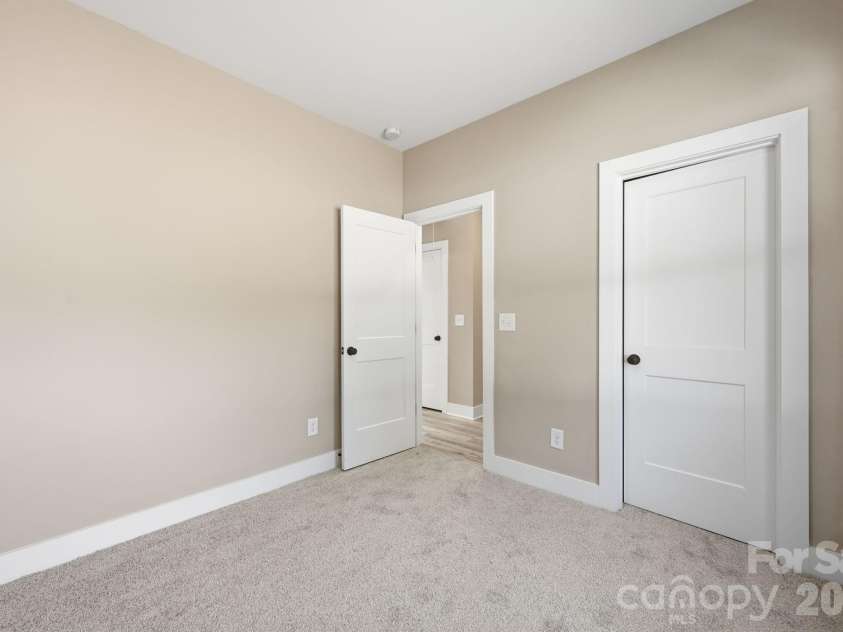 1513 Robin Road, Newton, NC 28658.  MLS# CAR4417080, YatesRealty ID 46046. 