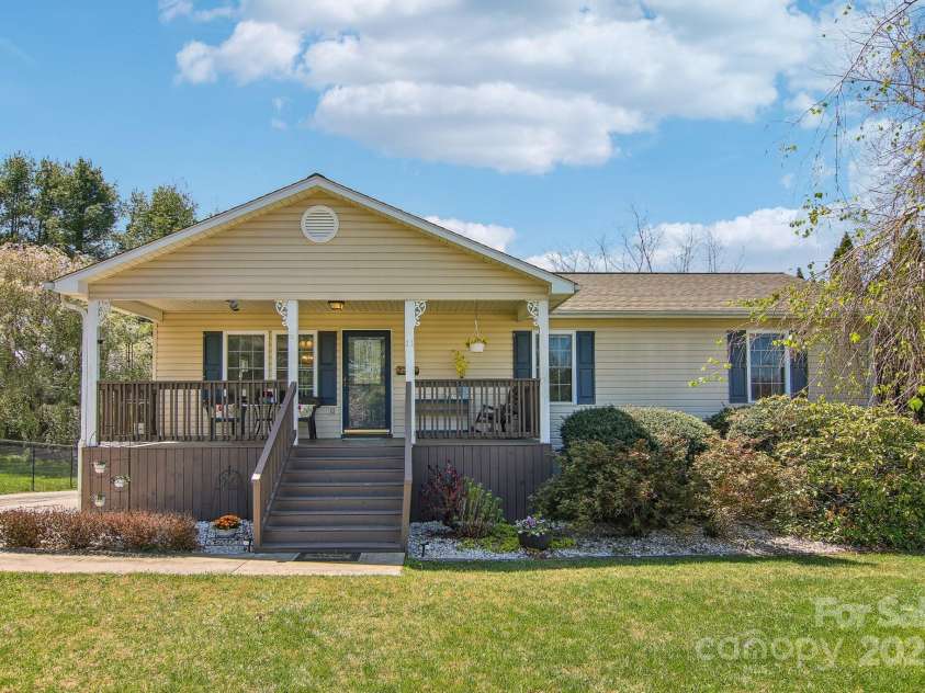 11 Haven Crest Lane, Fletcher, NC 28732.  MLS# CAR4239204, YatesRealty ID 4605. 