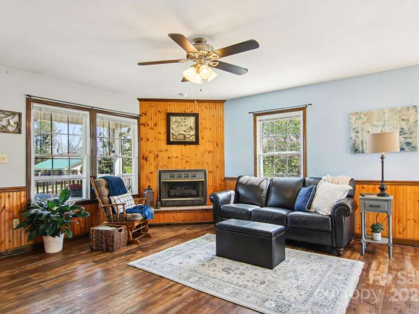11 Haven Crest Lane, Fletcher, NC 28732.  MLS# CAR4239204, YatesRealty ID 4605. 