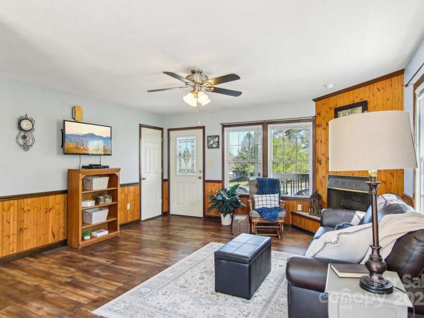 11 Haven Crest Lane, Fletcher, NC 28732.  MLS# CAR4239204, YatesRealty ID 4605. 
