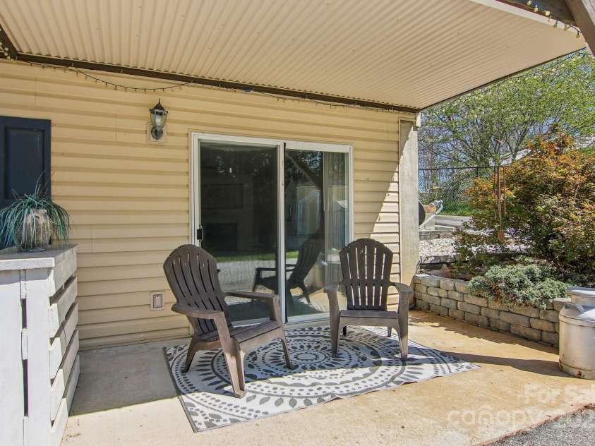 11 Haven Crest Lane, Fletcher, NC 28732.  MLS# CAR4239204, YatesRealty ID 4605. 