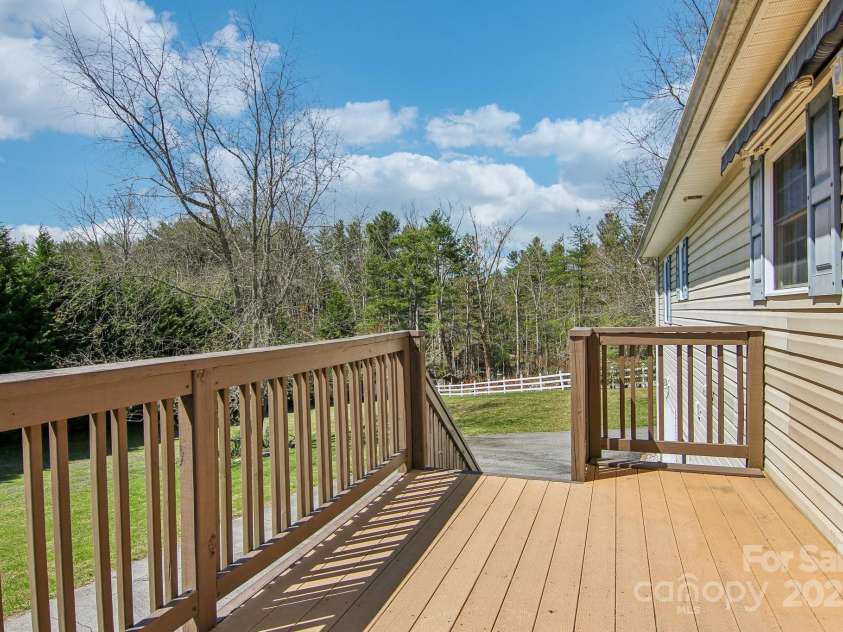 11 Haven Crest Lane, Fletcher, NC 28732.  MLS# CAR4239204, YatesRealty ID 4605. 